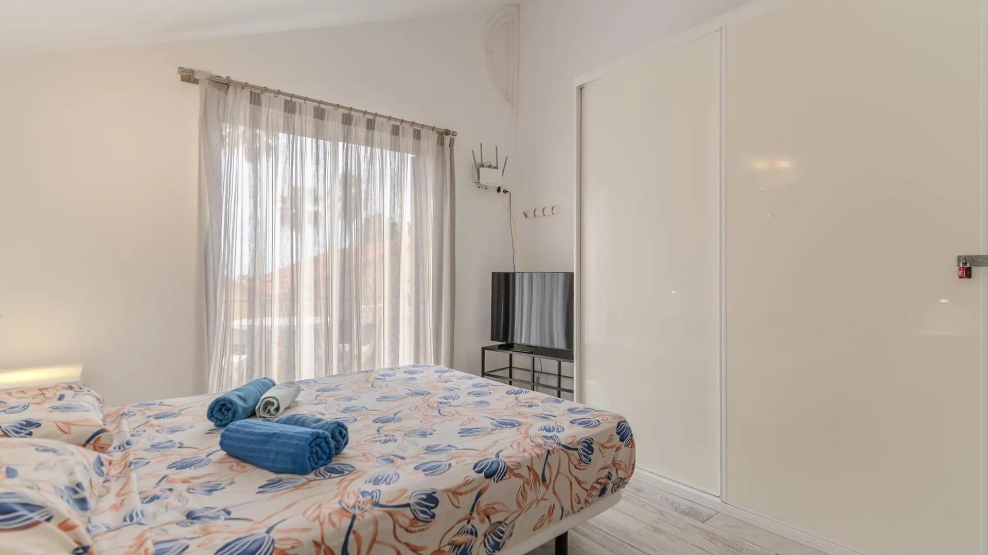 Renovated Villa In Las Americas Sea Coast Playa de las Americas  0*, Playa de las Americas (Tenerife)